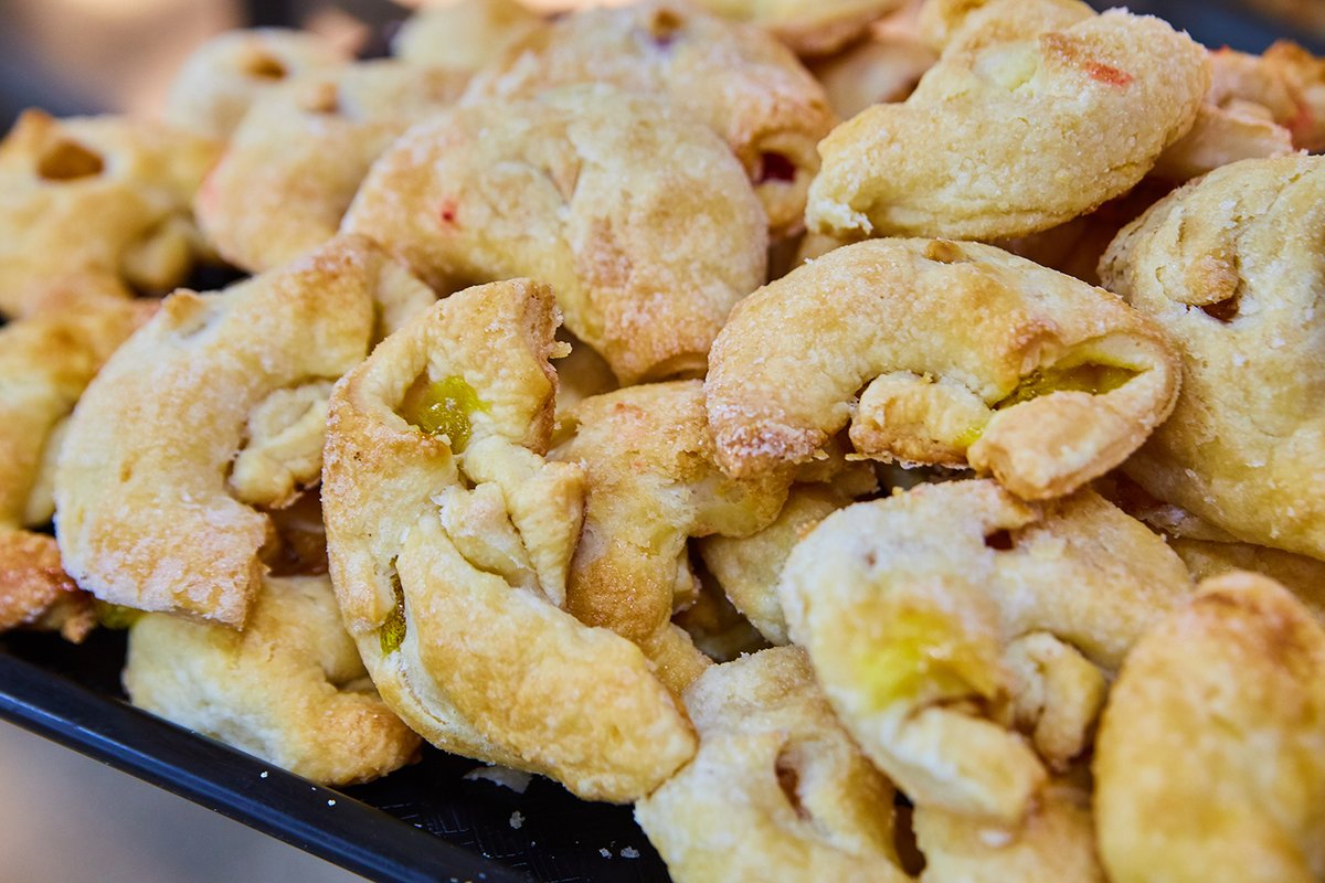 Our camarones come plain or with a variety of fillings!
Temporary hours: Mon-Sat 8-8, Sun 8-7