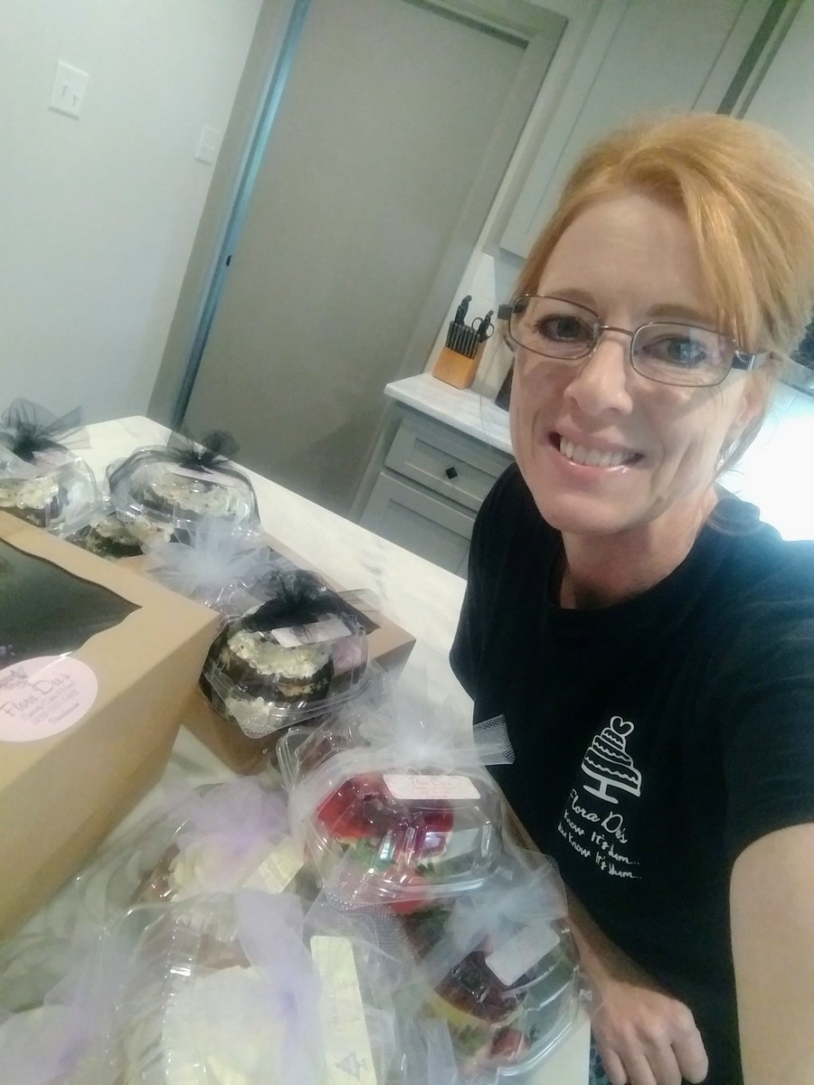 FloraDees2014's tweet photo. Hey Ginger! I've got your Cheesecakes Ready!
#FloraDees
#IKnowItsYum
#YouKnowItsYum 
#ComeGetYourFuckinCheesecake 
💖💖💖💖💖💖💖 https://t.co/Ef664bGarW