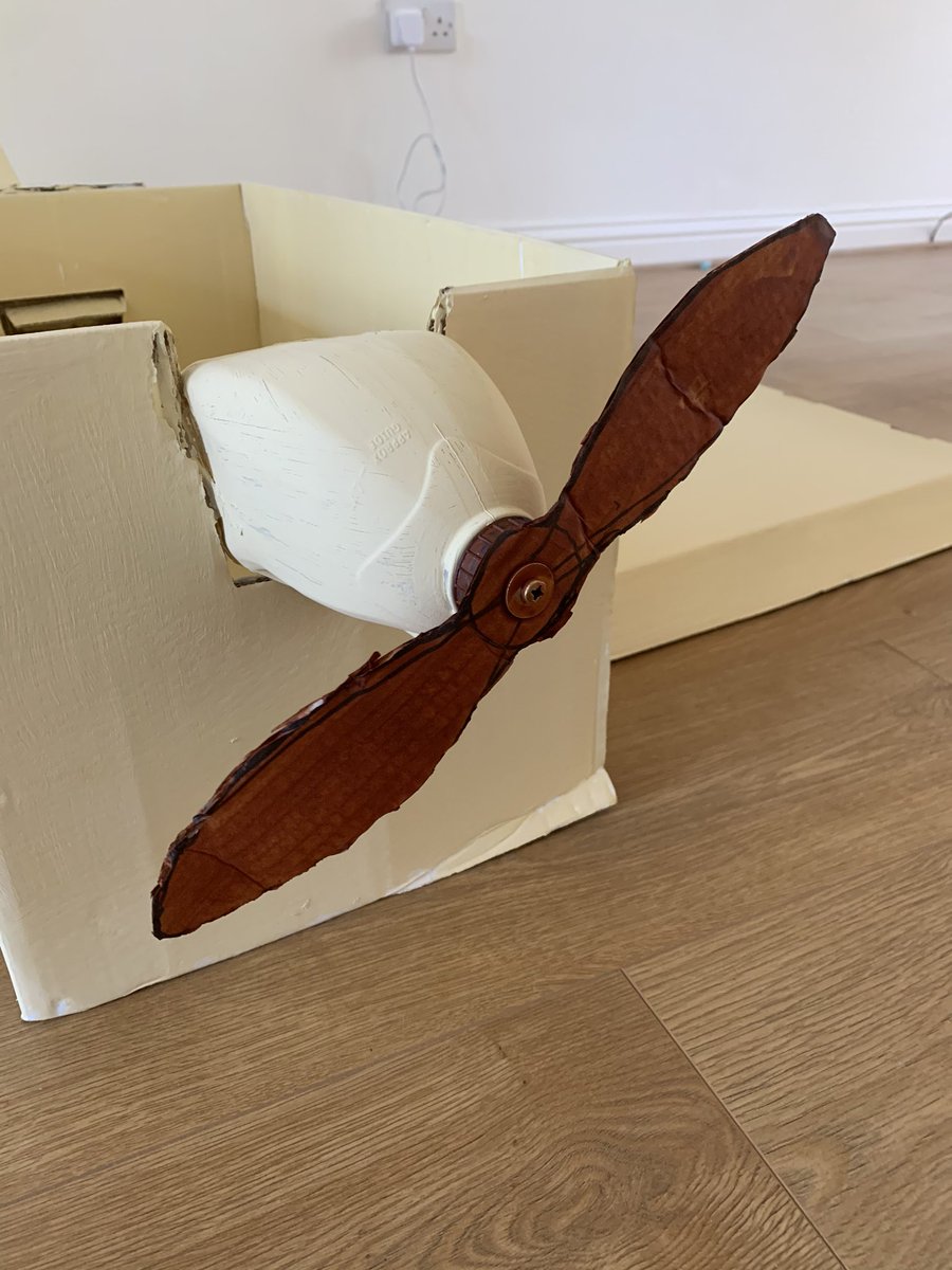Thinking outside of the box. An airplane for the kids to go on imaginary adventures #creativityathome #CreativityForKids @The_Big_Draw @FosterPartners