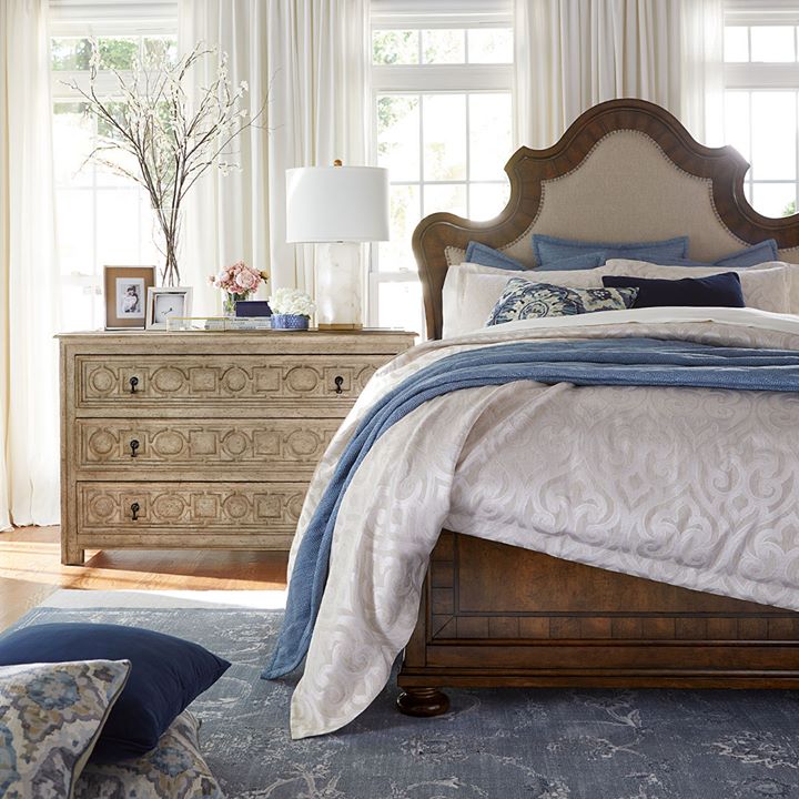 Rest easy. 🛏️  Everything's on sale. Shop now and get free delivery on purchases of $999+. #homedecor #bedroomdecor
Explore our Veneto bedroom collection. >> bit.ly/2Y3OGIQ #masterbedroom