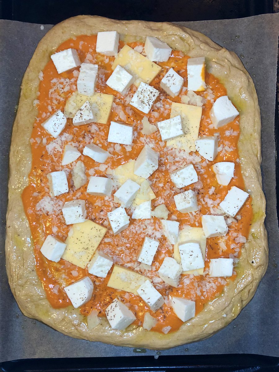 SkeeterNYC's tweet image. Pizza from scratch w/Carolina Ground bread flour from North Carolina. A monster pie. Vodka sauce, havarti, pecorino, mozzarella. Also, yes, I need a real pizza pan #IsolationBaking
