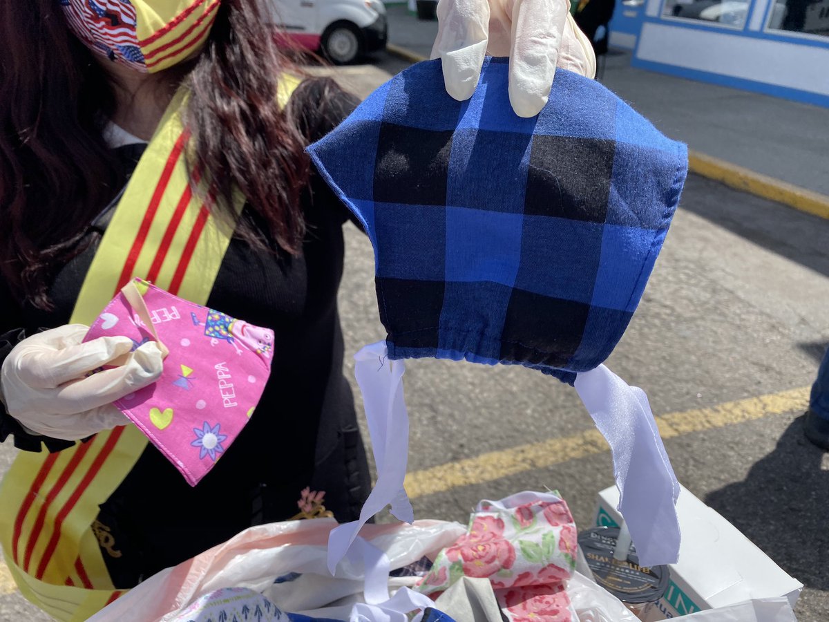 rlikness's tweet photo. The Vietnamese American community of Utah has made over 10,000 facemasks and are giving them away to anyone. https://t.co/HZ0gEpED8K