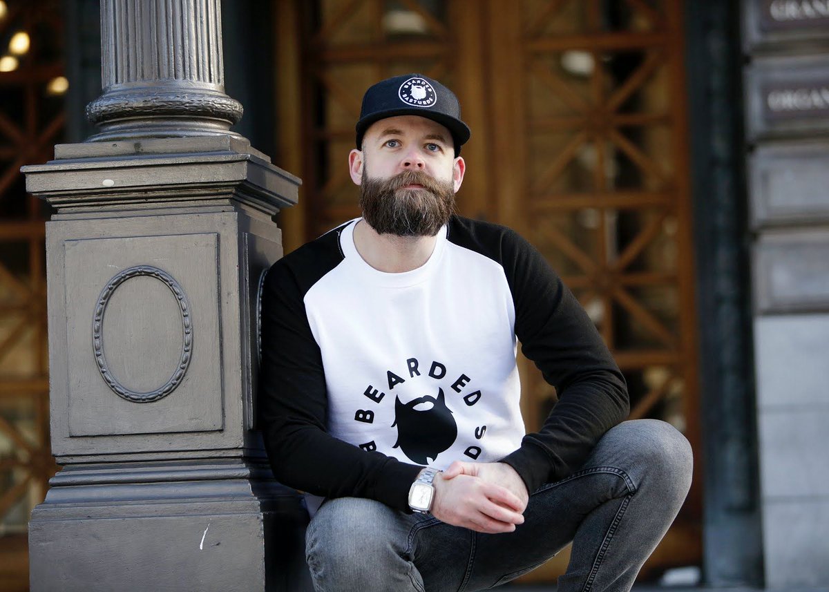 99beardtips's tweet photo. 1 Minute Beard Grooming
✅Read more: https://t.co/dxFv97fbkB

tags:
#beardcare #beardedmen #beards #beardtips #beardyphoto https://t.co/tD9YDynyJC