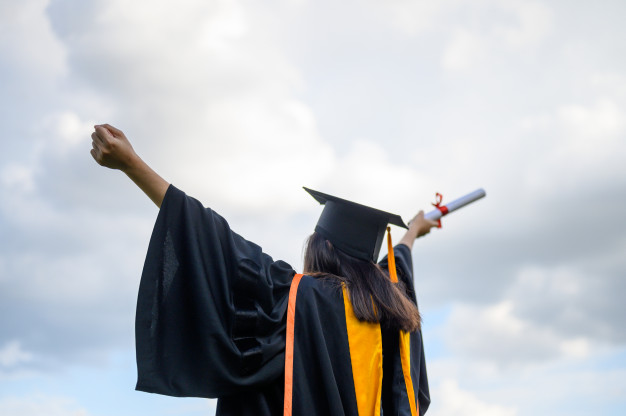 SENIORS: A #student workgroup is working on alternative options for #Classof2020 senior activities and graduation, We would like the input from as many Class of 2020 seniors as possible so that we can work out the best way to address these events! docs.google.com/forms/d/e/1FAI…