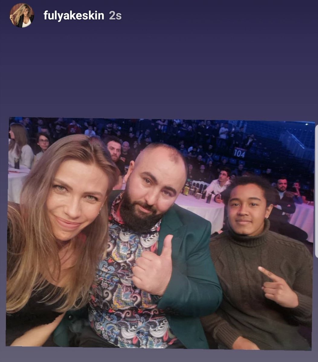 Ünlü manken Fulya Keskin şampiyon Tarık Sözer ile bir kare <a href="/fulyakeskin/">Fulya Keskin</a> <a href="/Serdaravciii/">Serdar</a> #tariksozer #serdaravci #tv8 #boksgecesi #supermankenfulyakeskin #serdaravci #tariksozer