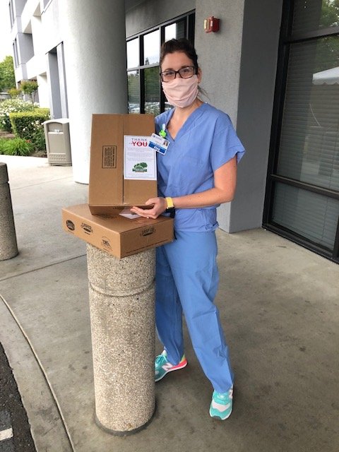 StewartJasper's tweet photo. A nutritious snack for our First Responders. Thank you all for your faithful service to our communities! #WeAreInThisTogether https://t.co/VgbURZGQ62