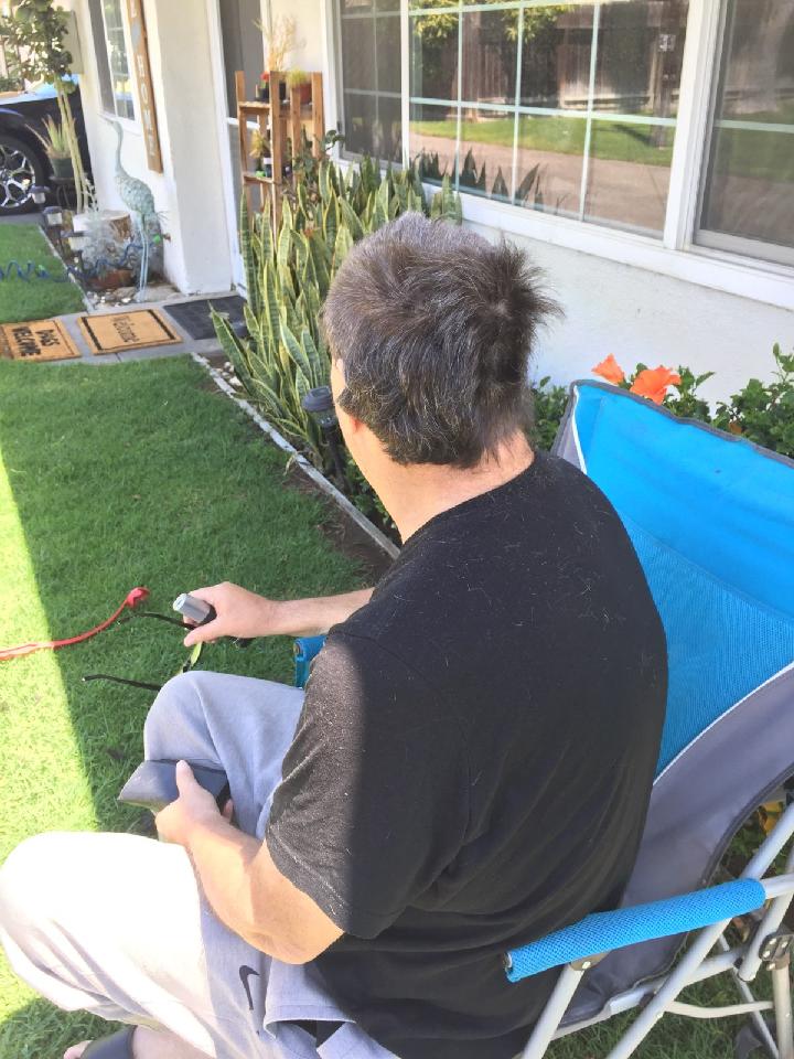 CalSwish_Nike's tweet photo. This is why you don't cut your hair by yourself.  #notabarber #sticktocoaching  #openupthebarbers #quarantinehaircut https://t.co/fXqe555ypj