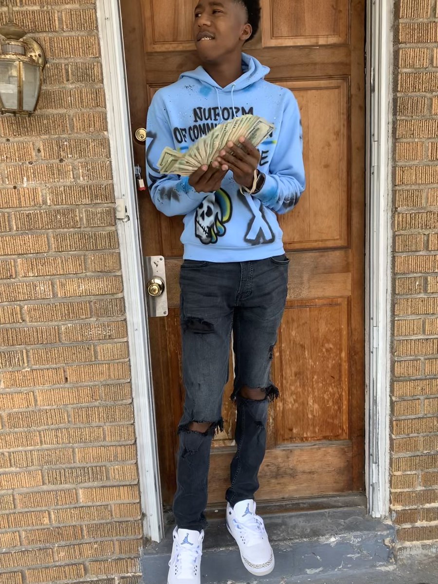 _Ebmcin's tweet image. One day you up⬆️, next day u down Long as u stay the same , it’ll come back around💯 #FreeDaGang🔓