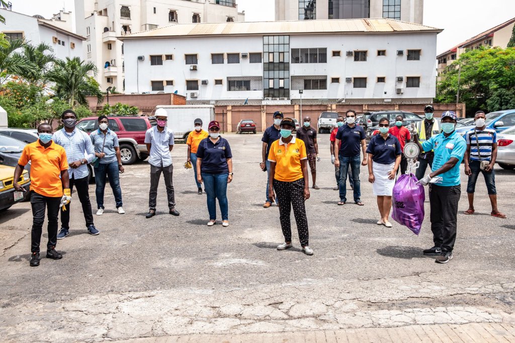 Dr. Gbadegesin expressed his appreciation to the management of LSDPC and also to Rotary Club of Eko Atlantic, RCEA, who were on ground as volunteers to educate the members of the estate on the advantages & procedures of plastic segregation.  #ForAGreaterLagos