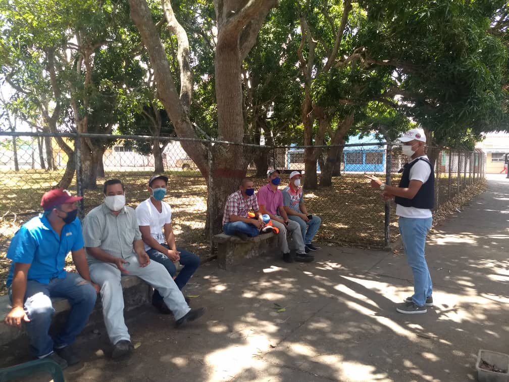 Nuestro talento humano continúa con la campaña de prevención del COVID-19, por eso #QuedateEnCasa #CICPC #CicpcSeRespeta. <a href="/DouglasRicoVzla/">Douglas Rico</a> @prensacicpc <a href="/Cicpc374/">REDIP ORIENTAL</a> <a href="/castellanocicpc/">JOSÉ CASTELLANOS</a> <a href="/finojosal/">Franklin Inojosa</a>