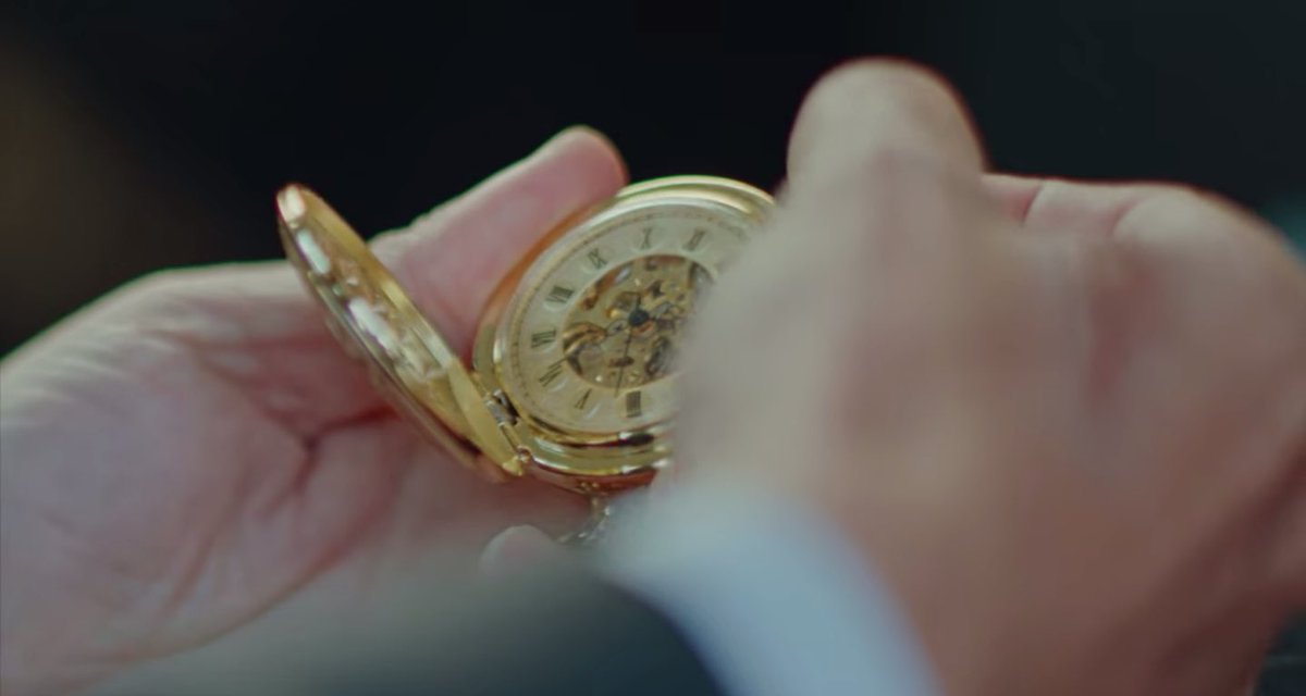 I noticed on today’s episode, Lee Lim make his watch become faster when he is in Corea.I’m assuming everytime he go thru parallel world gate and the time stop, he gained(?) the time duration during the time stopped and used it to time travel.  #TheKingEternalMonarch