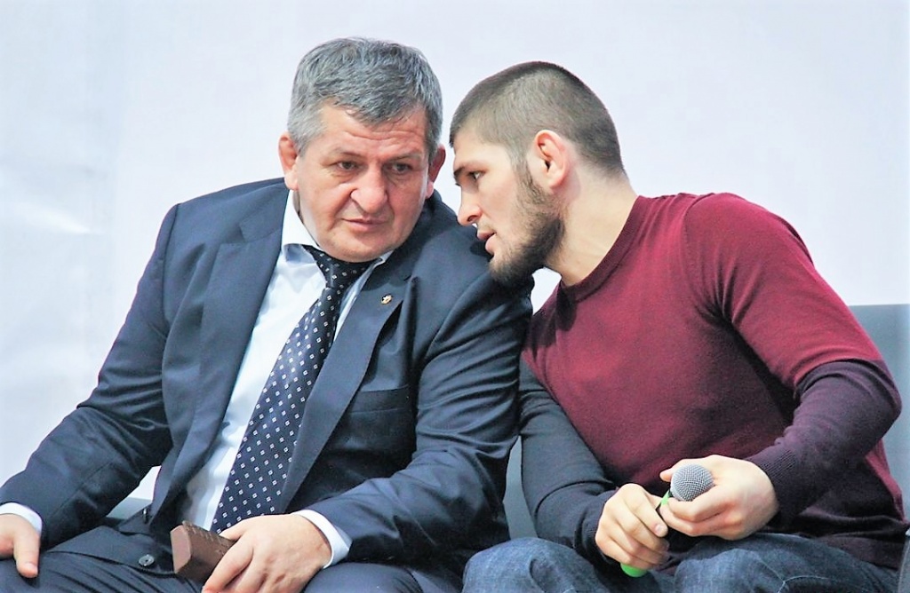 Abdulmanap Nurmagomedov in the hospital. He has suspected pneumonia. He passed the COVID-19 test. The results will be known tomorrow. Shamil Zavurov (second cousin of Khabib Nurmagomedov) also fell ill. (via TASS agency).