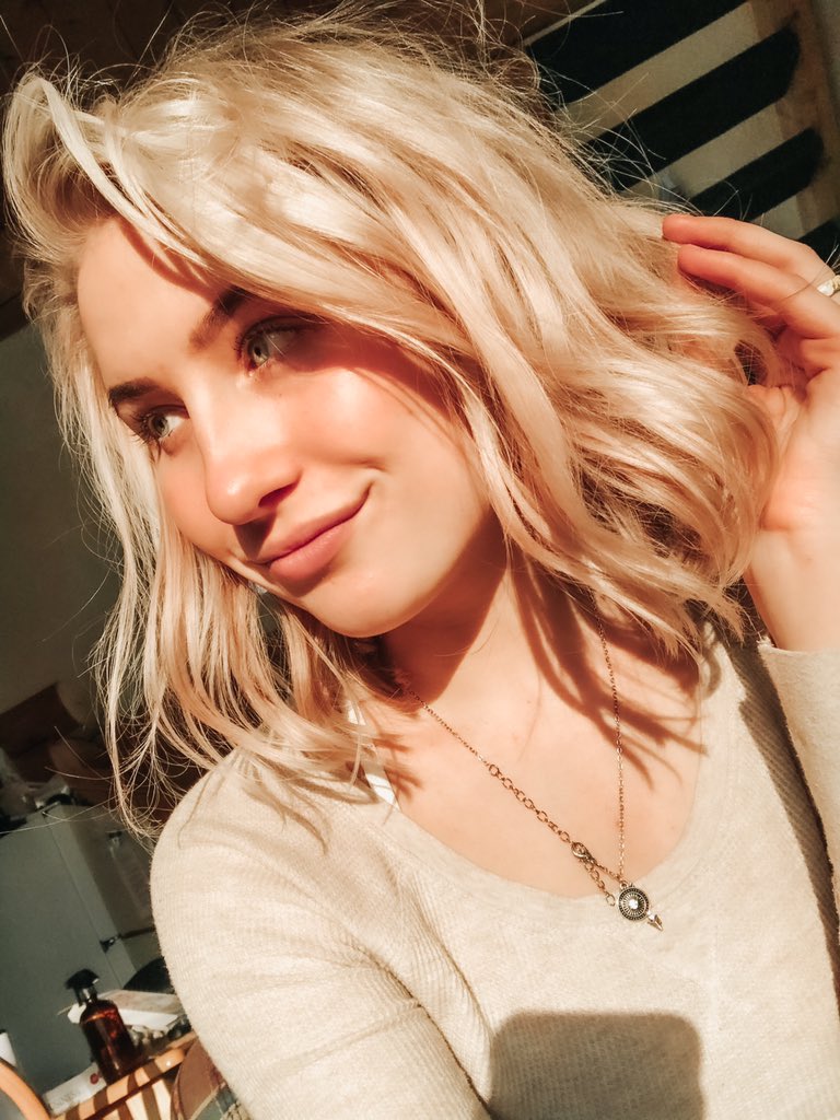 delaney4dance's tweet photo. ⚡️⭐️☀️ https://t.co/is3XVJDMYn