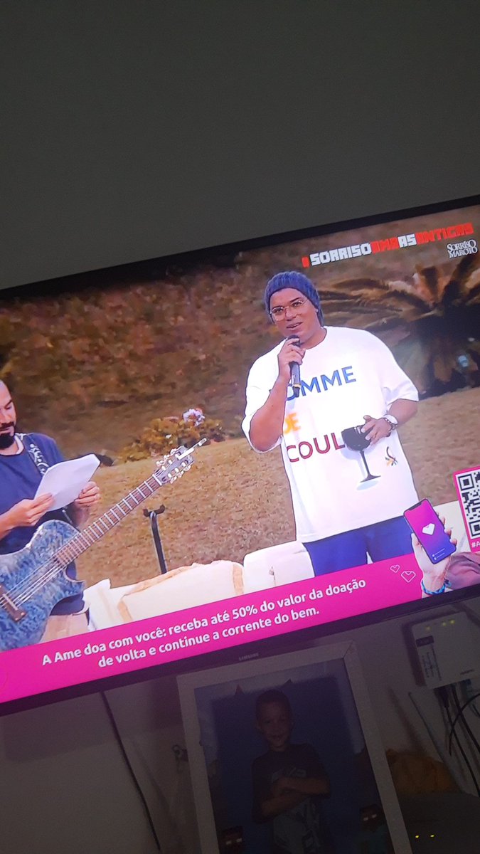 RodrBraw's tweet image. #SorrisoAMAasAntigas essa live está pesada!