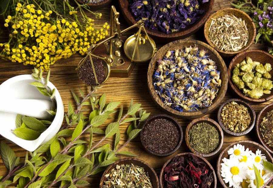 ManyFacetedLife's tweet photo. DIY Infused Oil for Hair Growth https://t.co/f0bQ0WnheO https://t.co/lquymyypDv