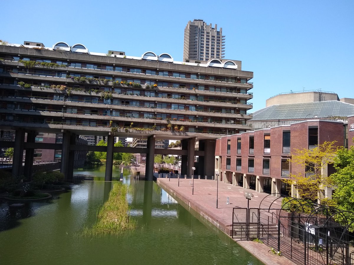 minimalist000's tweet photo. Barbican #EC2Y #London https://t.co/u2ZfkpjhUQ