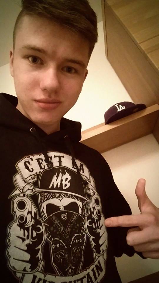 endlich ist merch angekommen <a href="/MontanaBlack/">GetOnMyLvL</a>