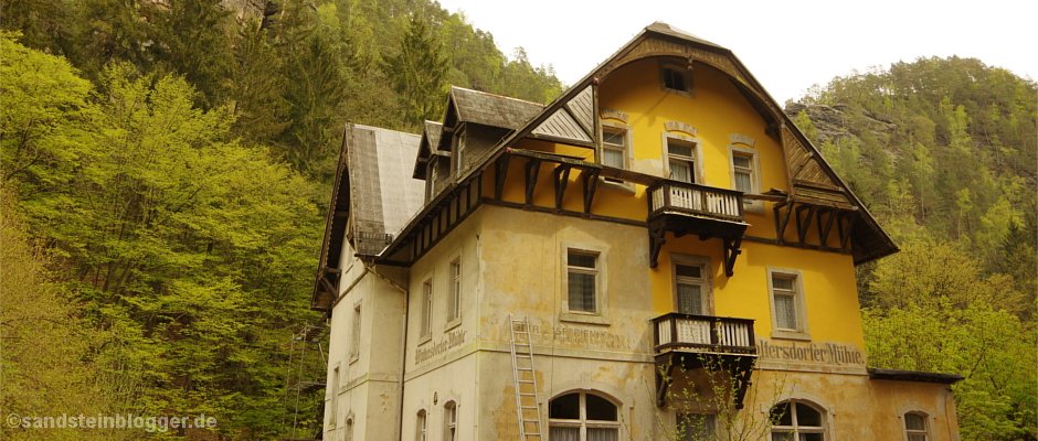 Eine Liste mit Kneipen im Elbsandsteingebirge, die in Corona-Zeiten zumindest ein Imbissangebot bieten - von Bier übern Gartenzaun bis Erbsensuppe to go &gt;&gt;&gt; sandsteinblogger.de/2020/04/diese-…