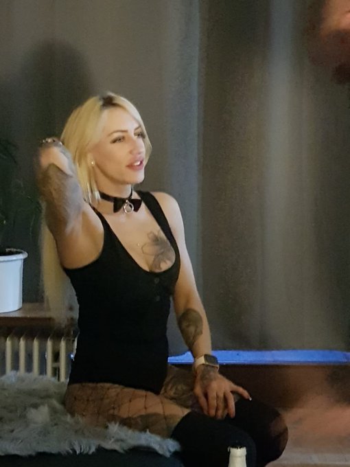 My birthday party 🥳🎊yesterday . Have a nice weekend Guys stay healthy 😇xoxo #inked #blond #black #fishnet<a href="/tag/blond"class="tags"><span>#blond</span></a><a href="/tag/sexy"class="tags"><span>#sexy</span></a><a href="/tag/black"class="tags"><span>#black</span></a><a href="/tag/inked"class="tags"><span>#inked</span></a><a href="/tag/berlin"class="tags"><span>#berlin</span></a><a href="/tag/choker"class="tags"><span>#choker</span></a><a href="/tag/stripper"class="tags"><span>#stripper</span></a>