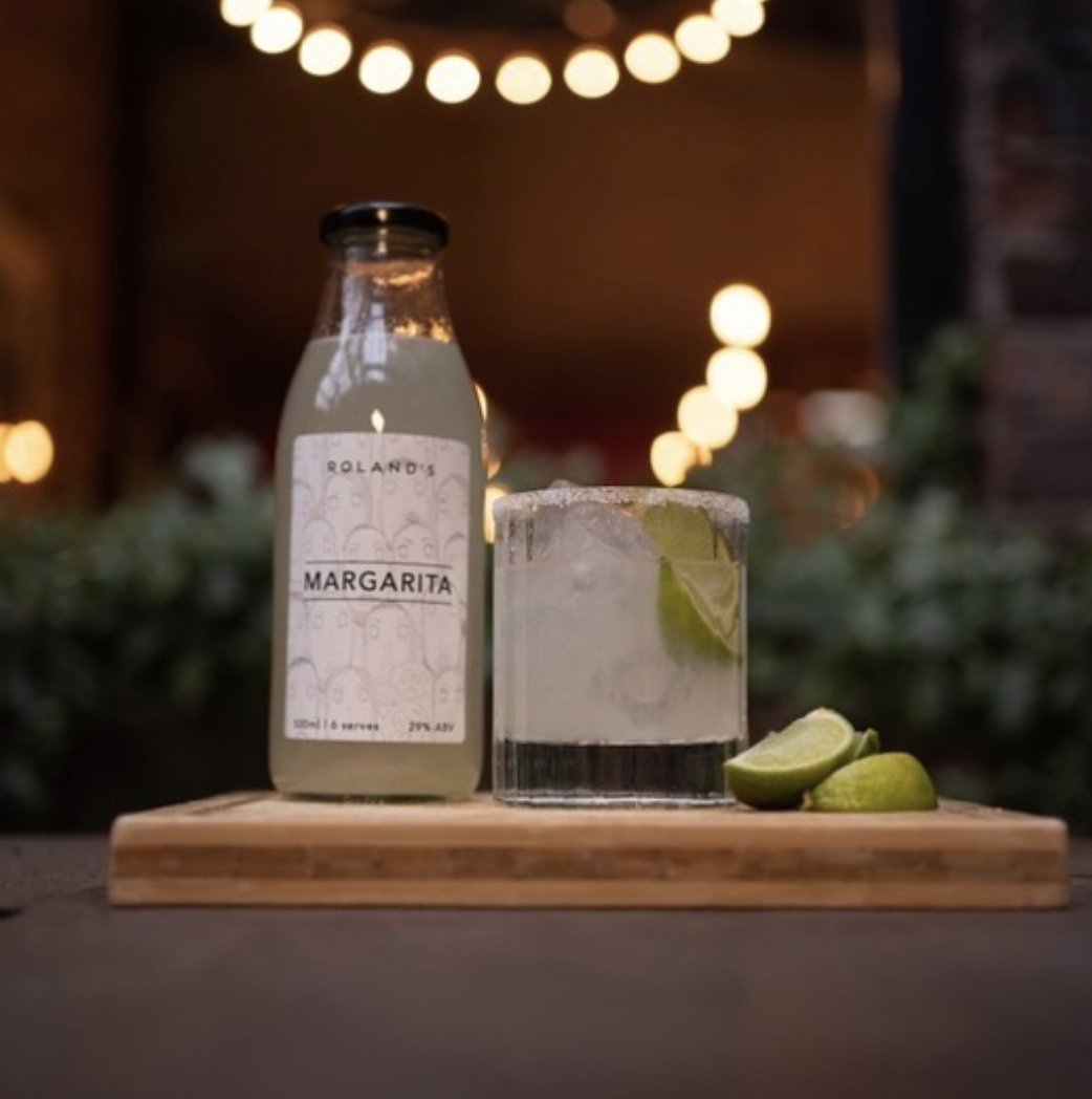 LeedsIndieFood's tweet photo. Couple of indie directory updates to let you know tonight!

📚 @HPBCLeeds book deliveries
🍸 @RolandsLeeds bottled cocktails

Check out the whole directory and continue to support your local indie scene!

👉 https://t.co/WblaaNgrvy https://t.co/nuCG0kL3fn