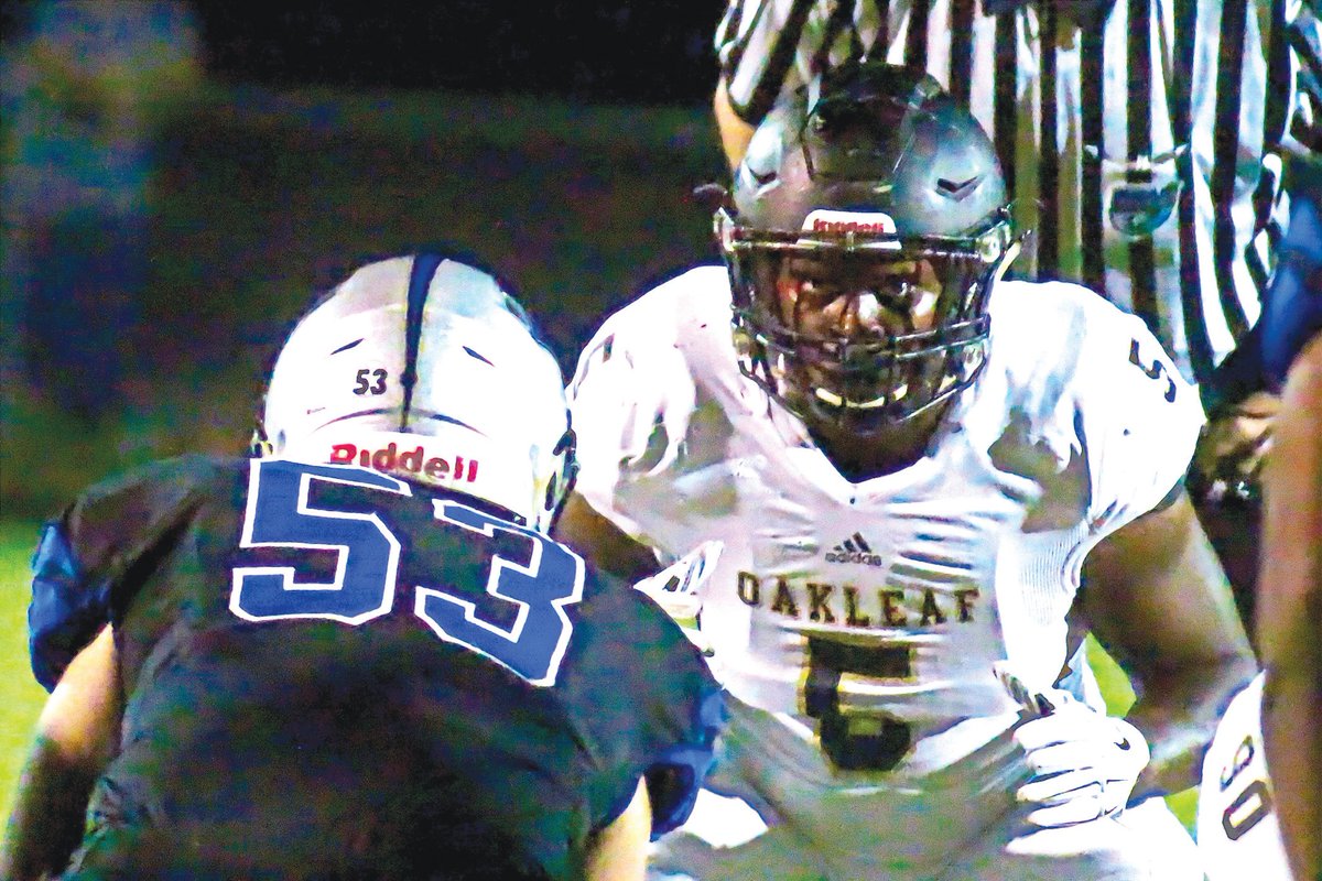 CoachCWheeler's tweet image. I know my boys are overwhelmed with emotions of #Pride today! @OgBoobie_Shaq is coming home! #OakleafBuilt @CoachArthur71 @harrell_cliff @Coach_Kennard42 @coachReynolds1 @DChipoletti @CoachKR19