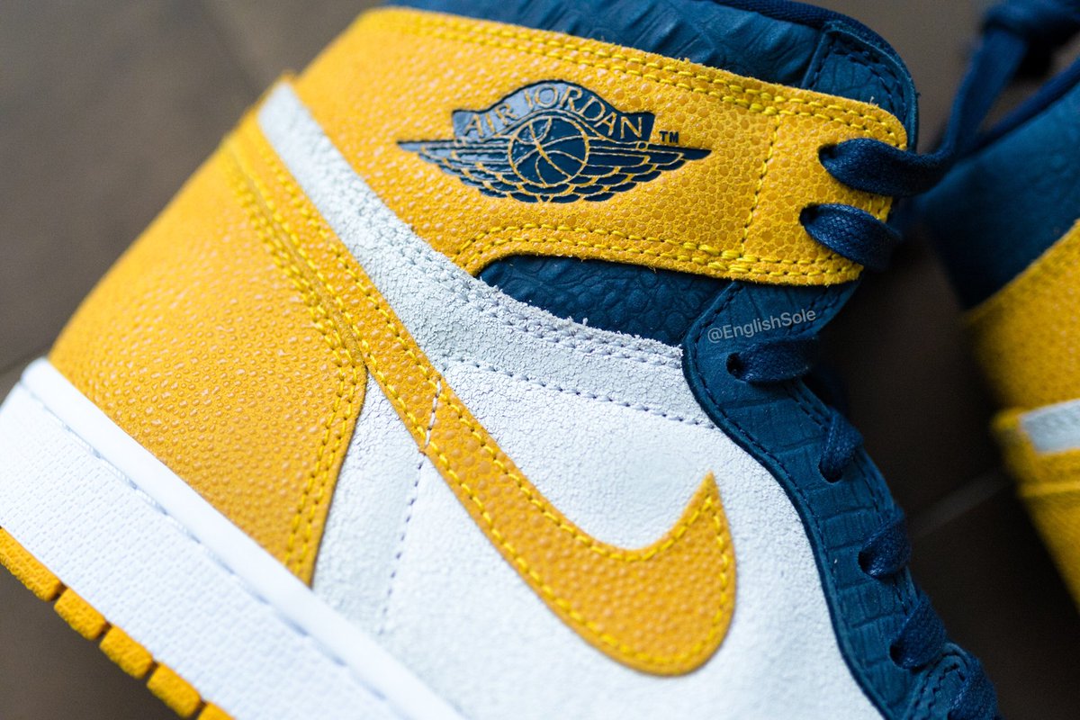 nicekicks's tweet photo. One of approximately 300 pairs made. 〽️
📸: @englishsole | #GoBlue https://t.co/uuBrARuQ8b