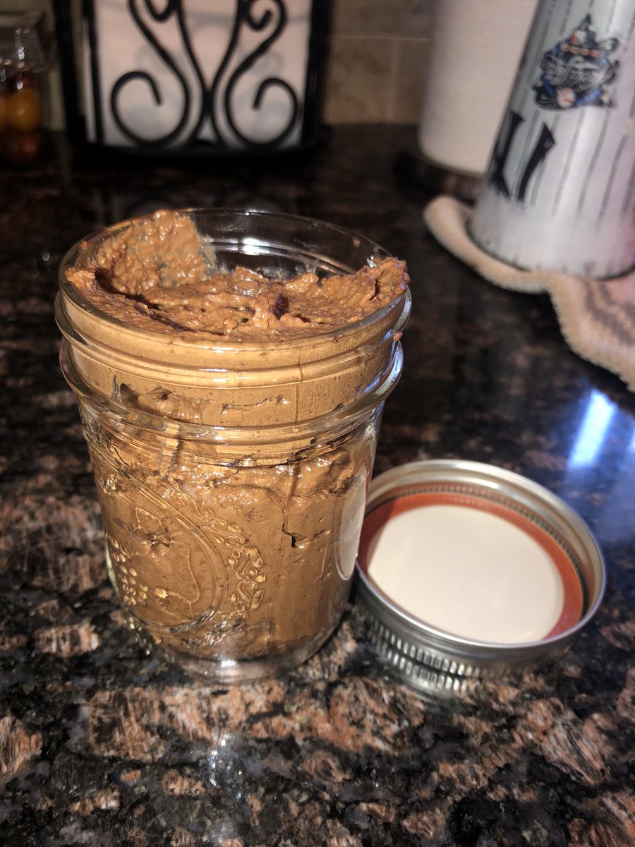 SmithKayla52113's tweet photo. MADE HOMEMADE NUTELLA 🤪 #RuPassion #vegan https://t.co/9xdYSSGJc1