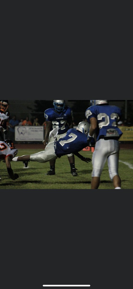 JAMBVRD's tweet image. One of the first guys I ever saw really put in work on and off the field and in every aspect of life💯 proud of you bro it’s been great to watch yo journey! Some may be surprised but they haven’t seen nothing yet🤫I’m sure y’all can find KJ too😂 #Vikings #WorkingBreed #Ypsi