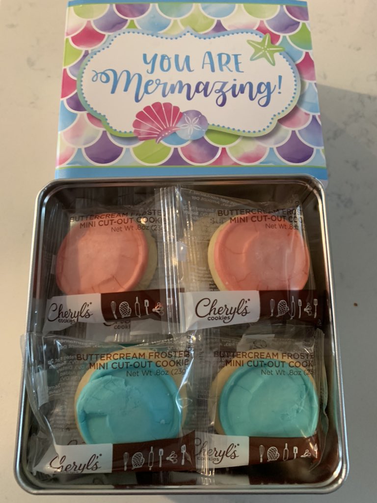 My day was made!  Had these delicious cookies delivered to my doorstep.  Thanks <a href="/SheleenDeLock/">Sheleen DeLockery</a> for making my day!!!