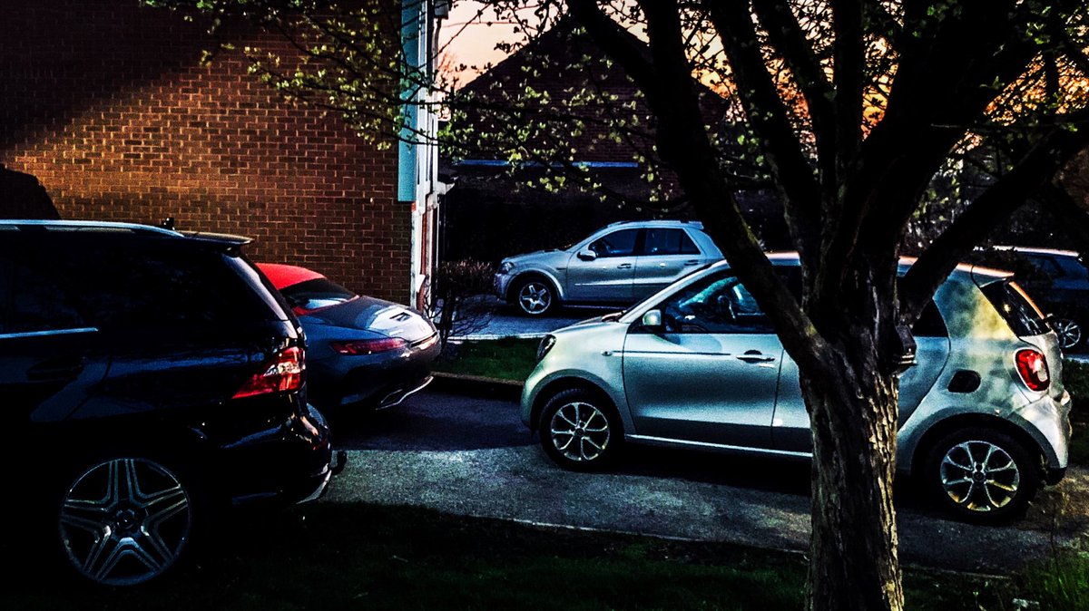 supercarsfordad's tweet photo. Dreams are made at home: ML 63 AMG, AMG GT C, ML 63 AMG, Smart ForFour:

Hello @mercedesbenz @mercedesbenzuk @mercedesamg @f1mike28 @smartcaruk @smart_worldwide

#supercarsfordad #dreamsaremadeathome #keysathome #worldsfastestfamily #mbsocialcar #amg #v8 https://t.co/Yq78x9KwRc