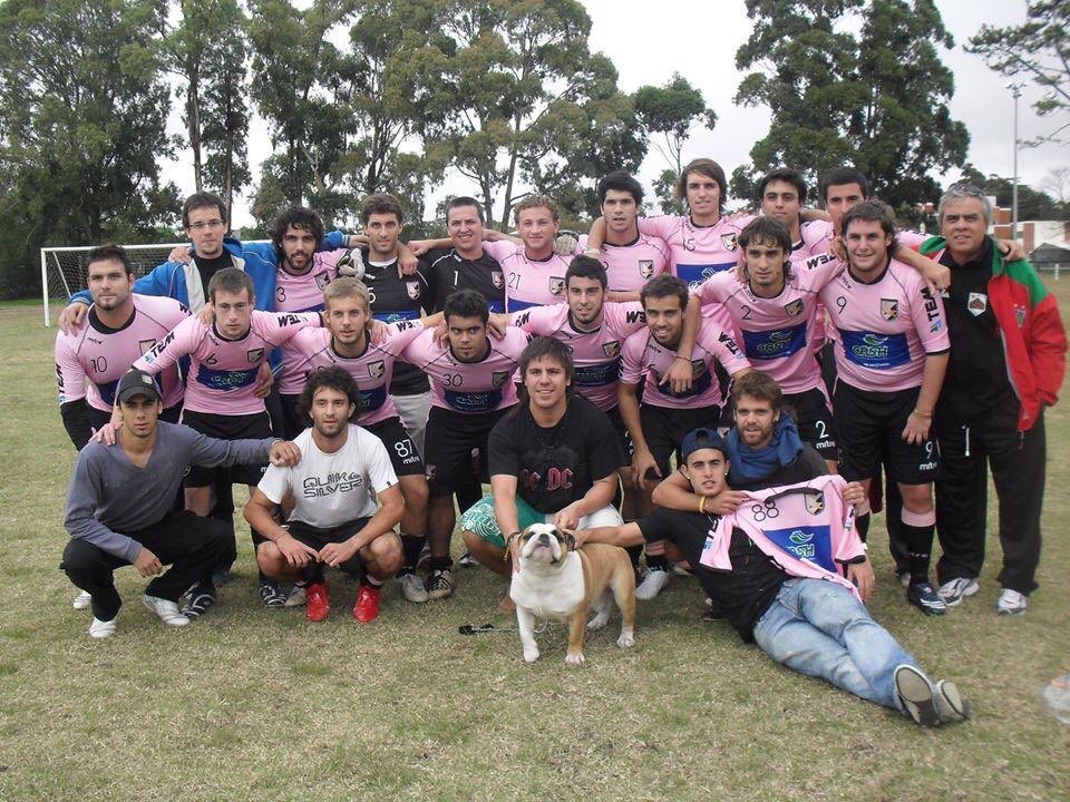 Scuola_Palermo's tweet photo. 🗓Un día como hoy, pero hace 10 años, empezábamos a escribir nuestra historia.Por primera vez disputábamos un partido oficial en la @LUD_Oficial 

Fue victoria 1-0 vs @perrysextajrs y el autor del gol fue @joseducret

#10años #DalePalermoDale #MásQueAmigosHermanos 

📸 25/04/2010 https://t.co/gqNUbdQTpB