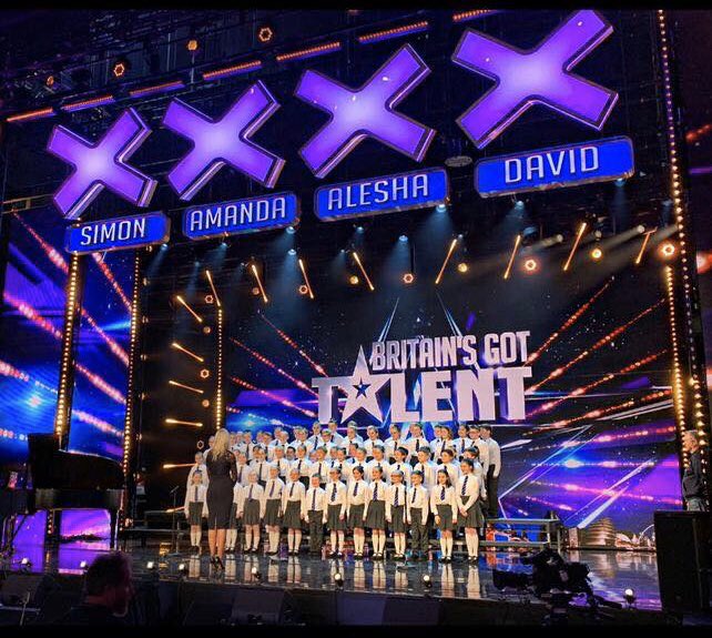 foyle_college's tweet photo. Huge congratulations to our neighbours, @ebringtonps, whose choir, which includes Lucy Curtis, Hannah Brown, Anna Curtis and Jessica Crockett from our current Year 8, appeared before the judges on tonight’s edition of Britain’s Got Talent on ITV Hub. 👏🏻🎼 https://t.co/FcfjsinI8S