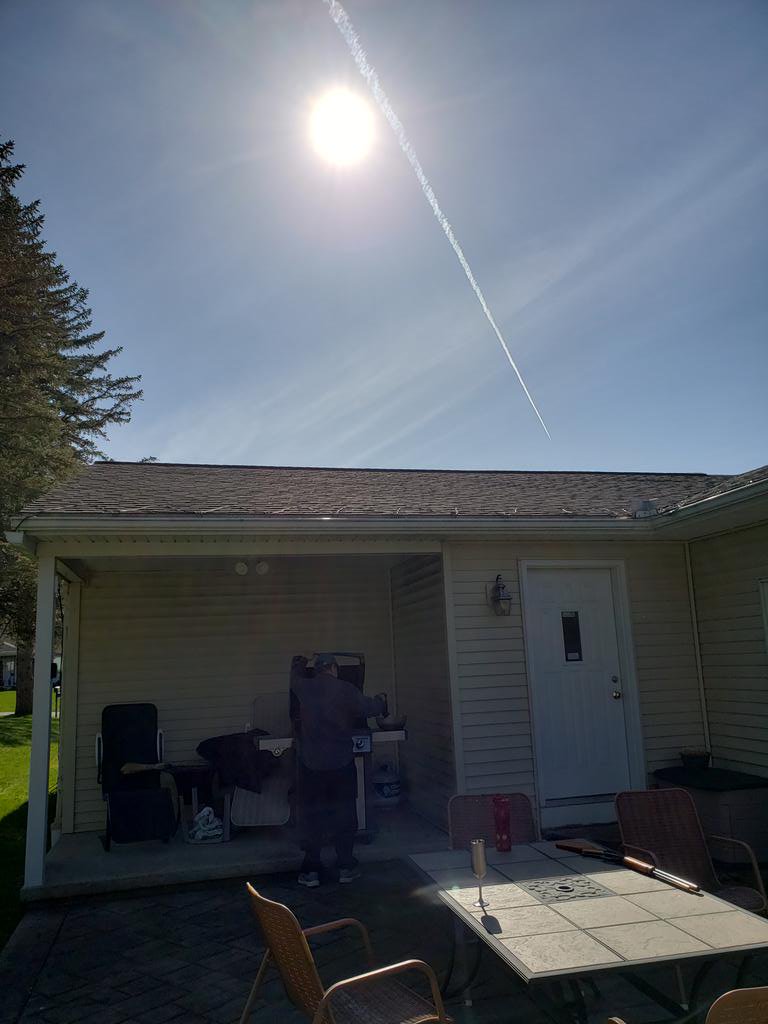 susanrusso33's tweet photo. I don't think anyone on the planet appreciates a beautiful day more than an Upstate NYer. # uvtherapy #disinfectant #grillingsteak https://t.co/krRsPF89Xd