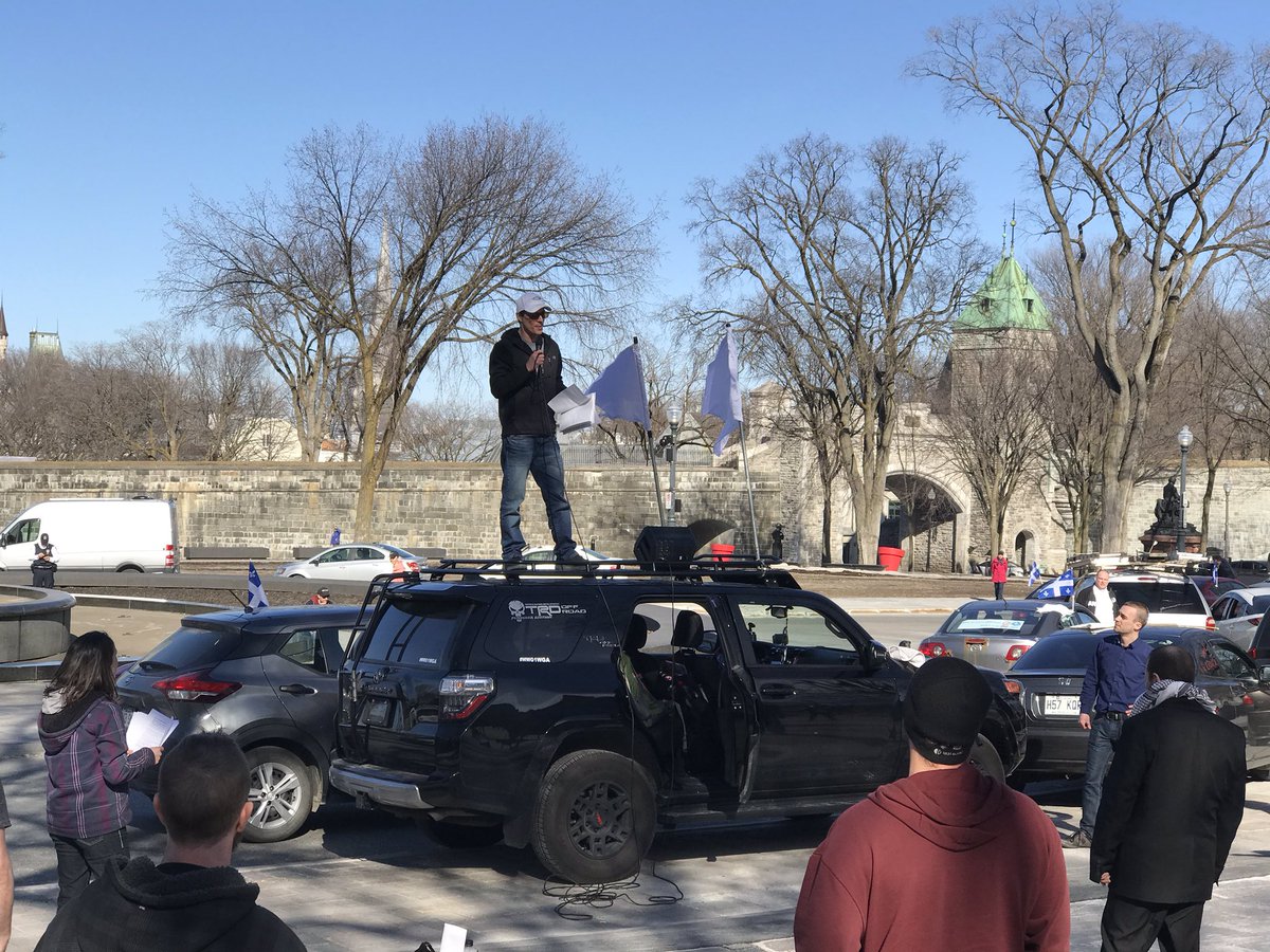 hassinhadi's tweet photo. Une centaine de manifestants sont rassemblés devant l’Assemblée nationale à Québec pour réclamer le déconfinement. #COVID19 #AssNat #polqc https://t.co/cpDY8zzV5S