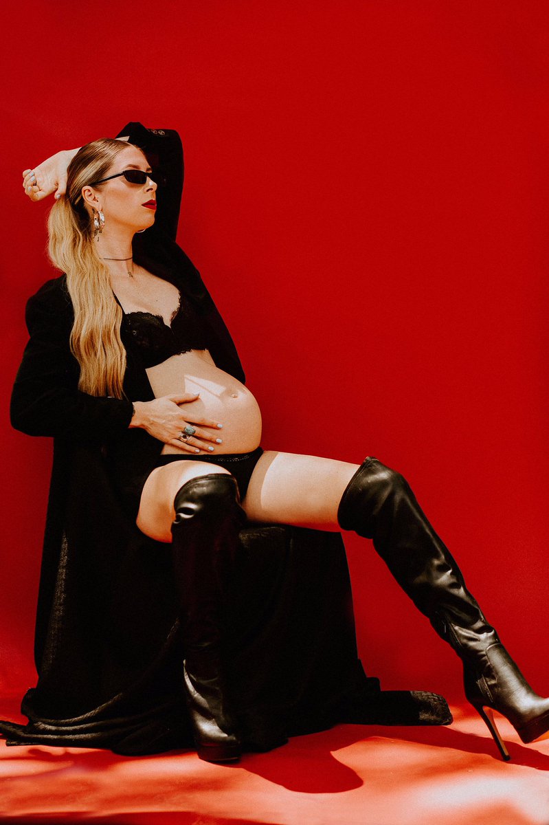 KAYPOTS's tweet photo. feels like we’re living in the matrix🔺i’m creating a warrior woman 
captured by: Ig: https://t.co/DWNa4TC6eV https://t.co/p47pwthzEp