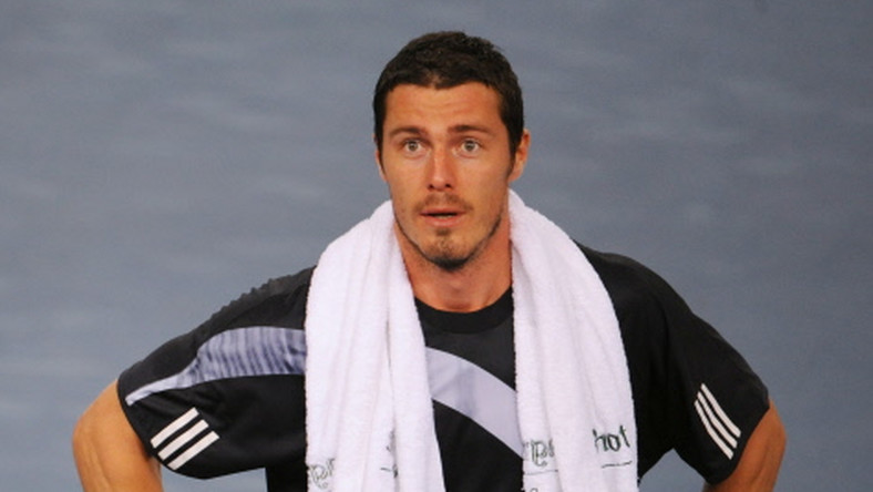 Okay, okay, I once was a tennis maniac, and totally swooning over Marat Safin. Dude's sadly lost the plot by now, in as much as believing in some weird conspiracy theories re: Covid-19, but. DAMN.