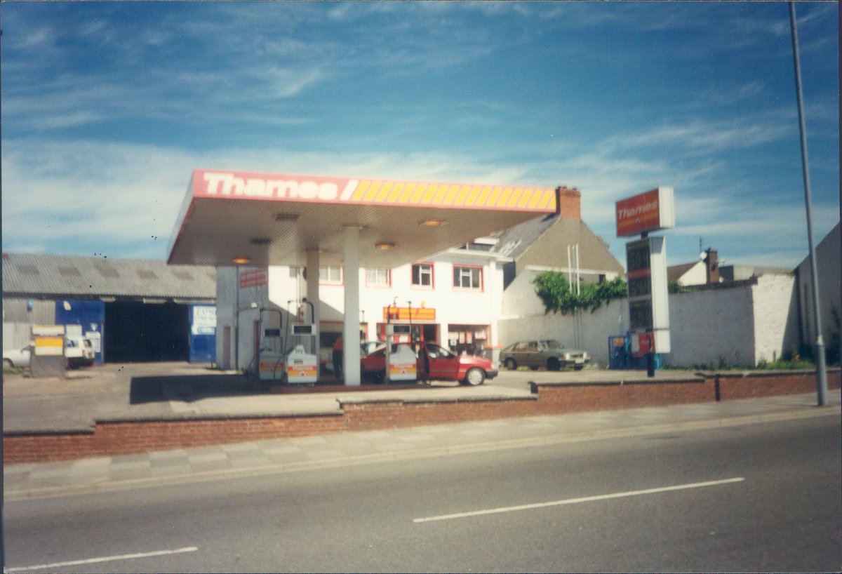 Day 125 of  #petrolstationsThamesCally Service Station, Annan, Dumfries & Galloway, 1996  https://www.flickr.com/photos/danlockton/16082719310/  https://www.flickr.com/photos/danlockton/16082719680/Another Thames, here supplied by Thames (Scotland) which had a management buyout in 1997.