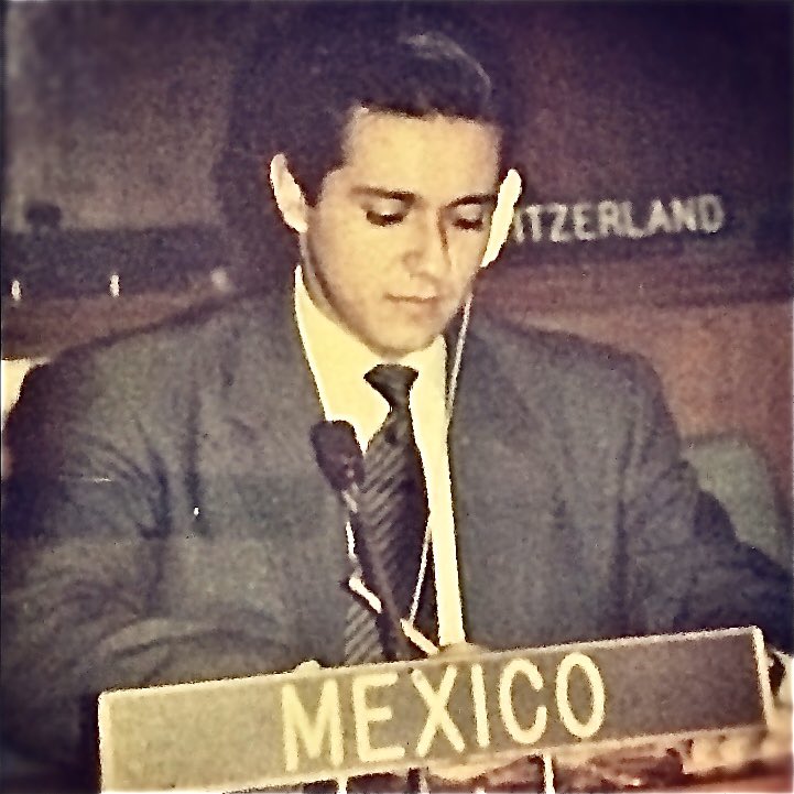 Sandomendi's tweet photo. En el 1er. #DiaInternacionalDelDelegado 
30 años del privilegio de servir a México: 1990-2020 https://t.co/kZEQNKDbWv