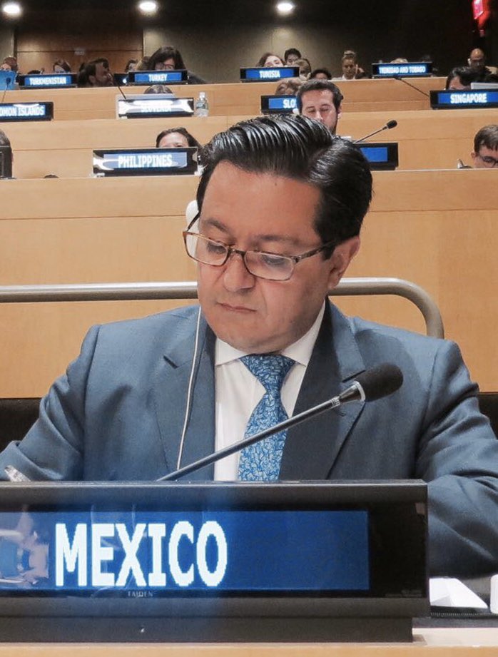 Sandomendi's tweet photo. En el 1er. #DiaInternacionalDelDelegado 
30 años del privilegio de servir a México: 1990-2020 https://t.co/kZEQNKDbWv