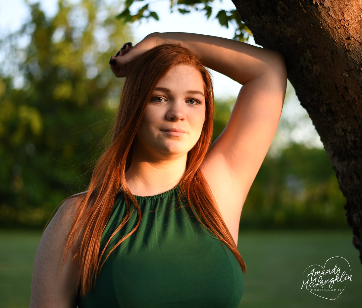 Ladysooner17's tweet photo. 💖SNEAK PEEK💖
This beautiful young lady right here is one of a kind! She has a heart of gold, but don’t cross the line with her 😉  She reminds me of ME ☺️    
She has a bright future ahead of her! 
@O_Kate_R   @corithomason  
#SENIOR2020 #VV #KATE #TXSTATEBOUND https://t.co/YkRrr5oT9I
