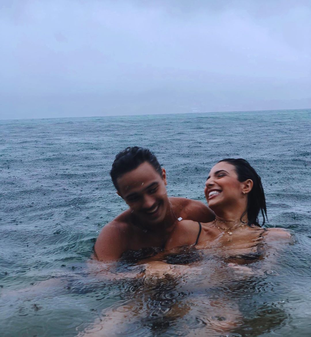 giodomengo's tweet photo. eu gosto de vocês, eu shippo vocês, sinto verdade em vocês, acho vocês, coerentes, você são fofos junto, em todos os seus jeitos, falas, andados, posicionamentos e etc, acho vocês verdadeiros, acho vocês extremamente bem desenvolvidos extremamente perfeitos, casal do milênio https://t.co/aOY3gN9V5j