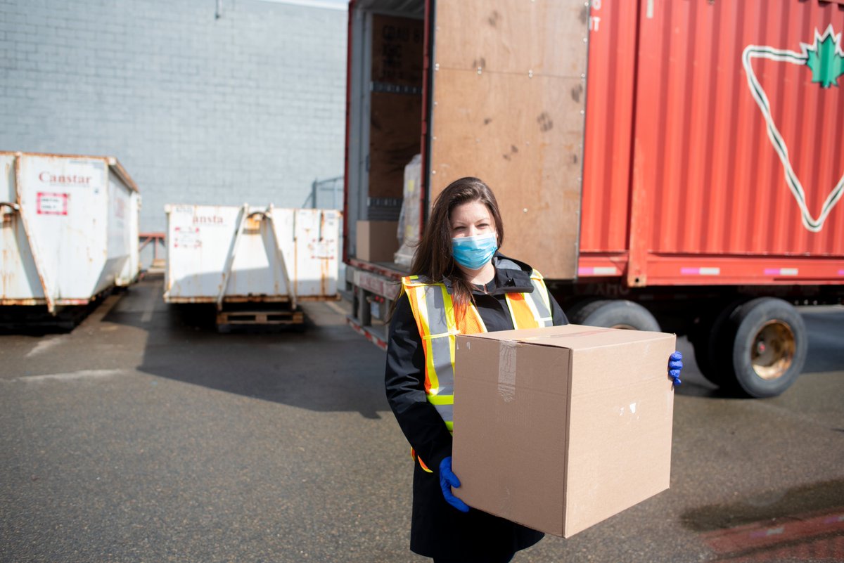 PlatinumProClm's tweet photo. So many great donations coming in today at our #PPEdrive in @CityofSurrey. Thank you to everyone who has supported the front line workers and helping deliver essential PPE. #Thankyou @conquercovid19 @wick_22 @VancityReynolds @Canstar1985 #BarclayRestoration https://t.co/agWLhs20qH