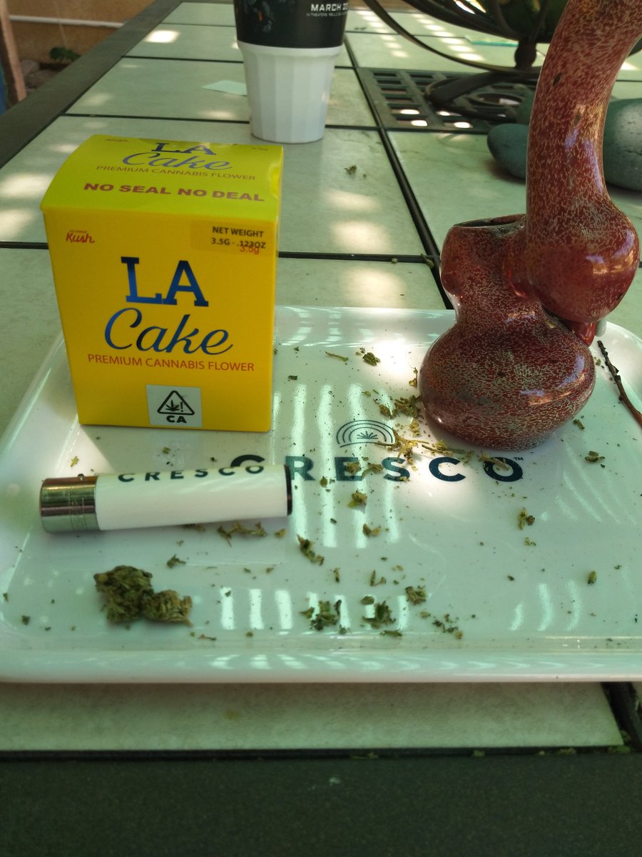 RaidersMunoz's tweet photo. Just enjoying a little #LACake by Los Angeles Kush #420allmonth Thanks @DesertsFinest_ 😏 https://t.co/oIJsICCj4s