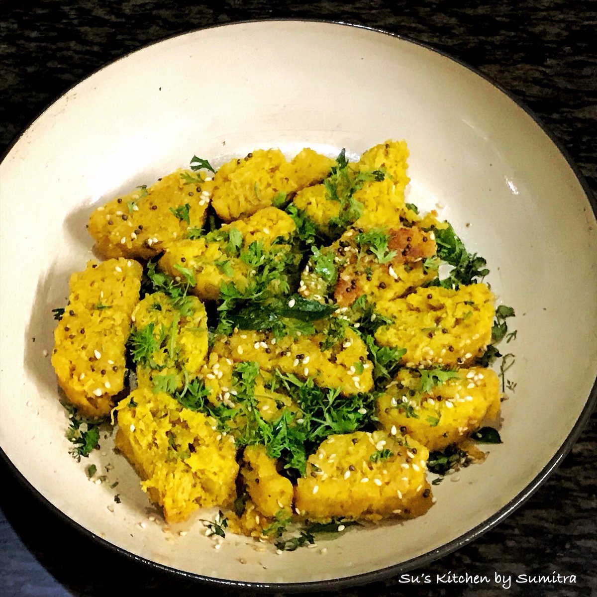 suskitchenbySu's tweet photo. As we talk of zero wastage, here is an interesting traditional #Gujarati #snack #recipe with grated #watermelonrind. #Mutia can be had steamed or fried. It’s a delicious, healthy dish.
https://t.co/X03KVuU5fw
https://t.co/L6GndXXcTS
#vegetarian @thefbai @VikhroliCucina https://t.co/8iQKqUasrZ