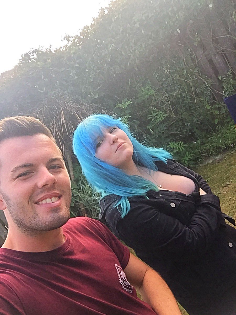 CTroublemaker_'s tweet image. 📲‼️
Reasons to be grateful
&amp;amp;
Things to look forward to...

Episode 23
Phone stealing, selfie taking friendship 🙂🤳🏼