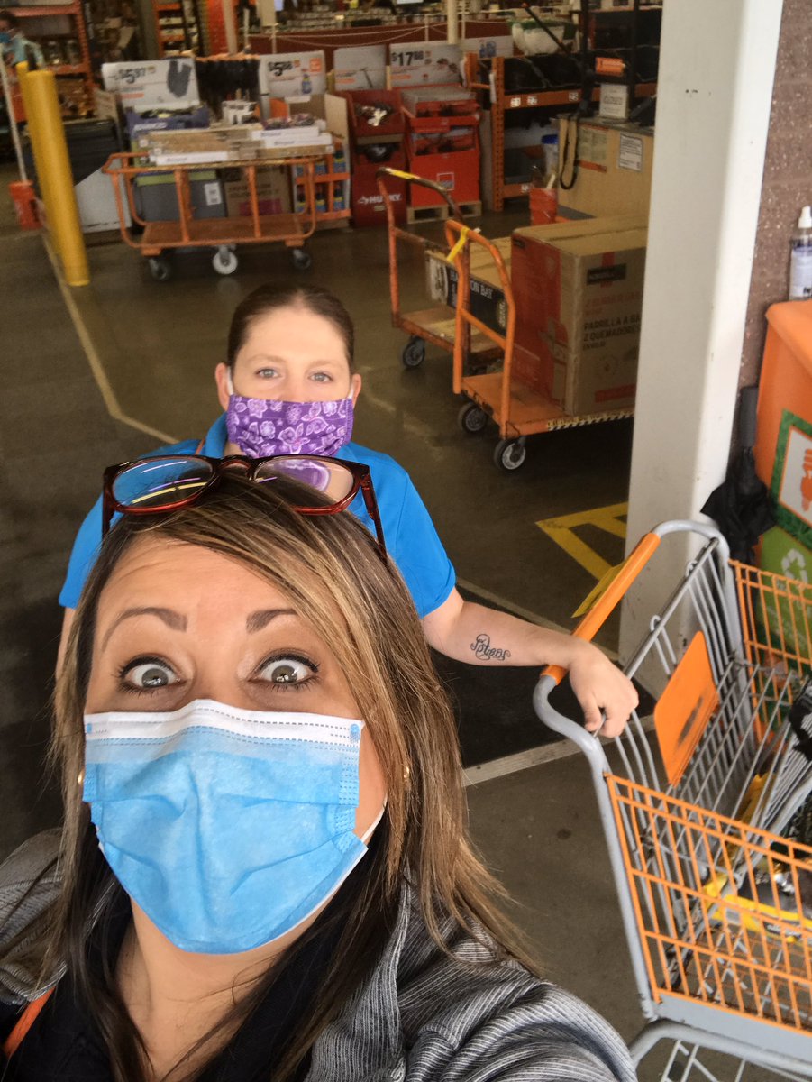 JanaVugteveen's tweet image. Making it happen today safely  @HomeDepotGrndvl #MWSpringSpiritWeek #MyTeamRocks