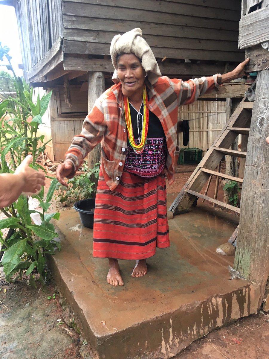 carlakent1972's tweet image. How sad, I spent a week at this project in the jungle. Had an amazing time. I’m glad all the Karen Hill tribe people are ok aswell as the elephants and#journeytofreedom #JTF 💕🐘🐘🐘#ethicalelephanttourism #rideabikenotanelephant