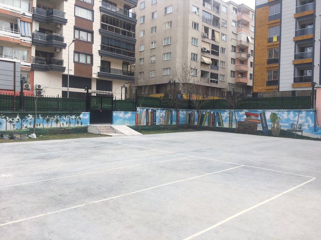 tsaribeyler's tweet photo. Öğrencilerimiz için başta yeni okul bahçemizin peyzajı olmak üzere yıllardır yaptığımız her çalışmada bizden desteklerini esirgemeyen değerli başkanımıza teşekkür ederim. #SehzadelerEminEllerde @omrfrkcelik https://t.co/lnikNjR9ds