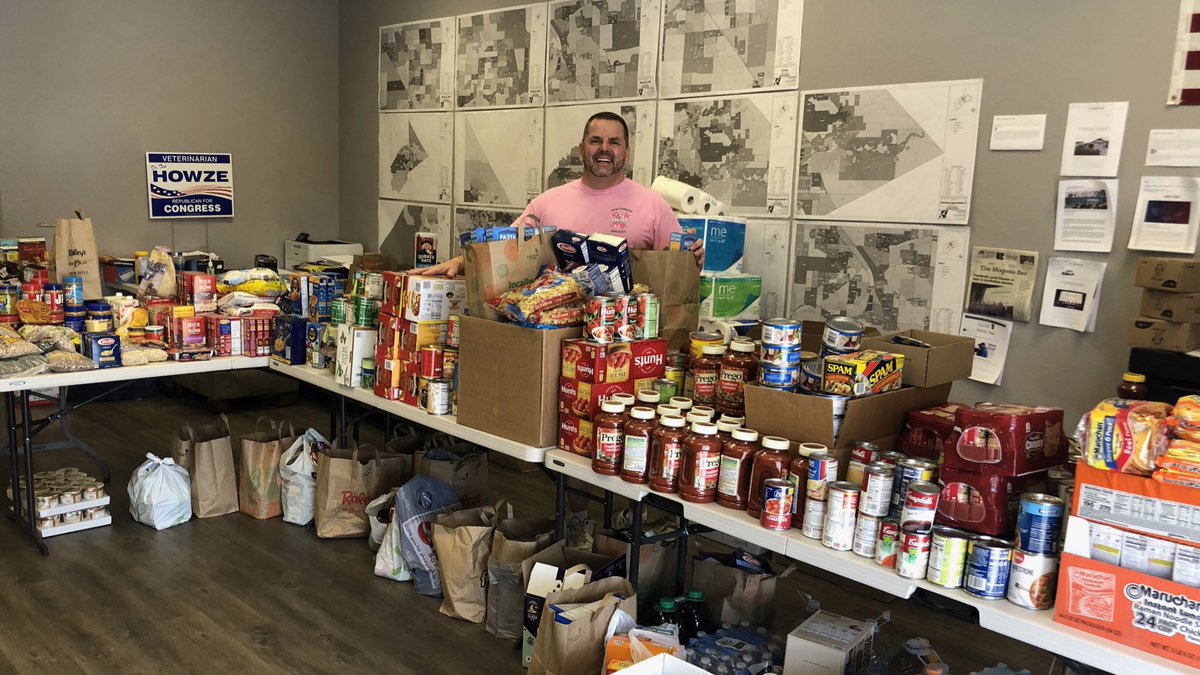 Ted_Howze's tweet photo. I want to personally send out a huge THANK YOU!!!!!!  to the young men and women of Turlock Christian Schools for donating the supplies they collected at today’s food drive to #OperationCompassion.

#TeamTed looks forward to getting this much needed food to our #CA10 neighbors! https://t.co/vTayDbYXMM