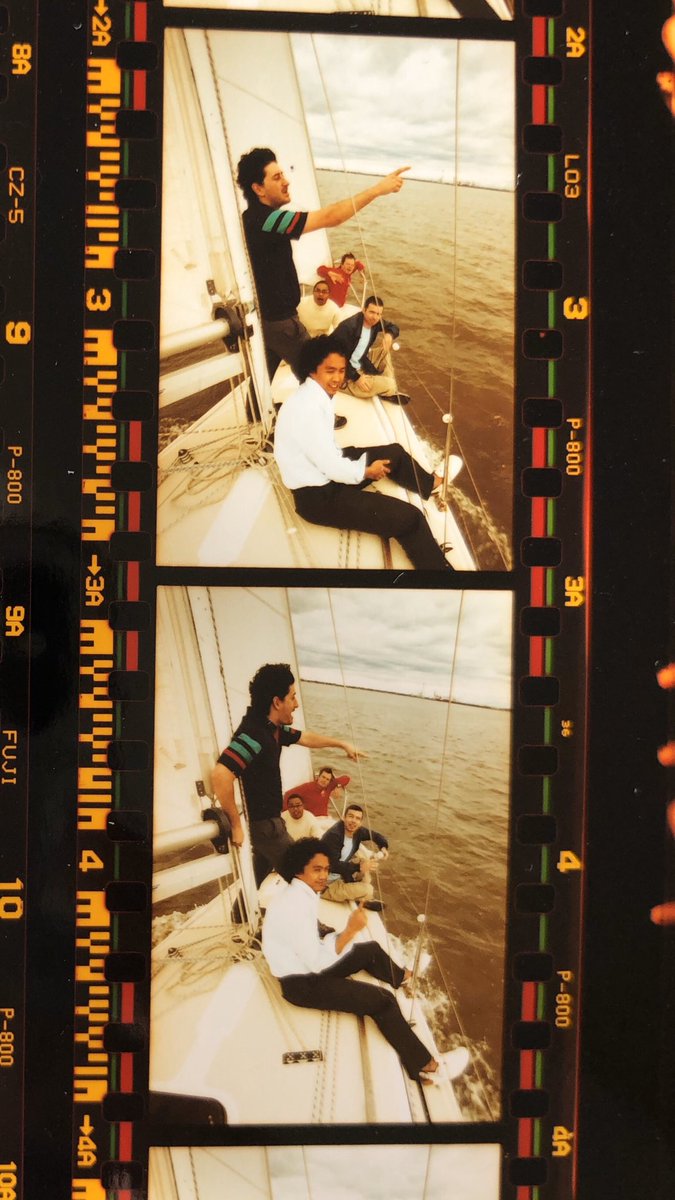 TheAvalanches's tweet image. Steve Gullick photo shoot - 2000 

#TimsTwitterListeningParty #sinceileftyou